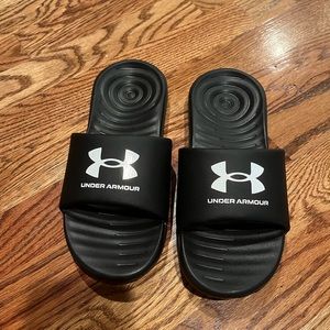 NWOT Under Armour slides